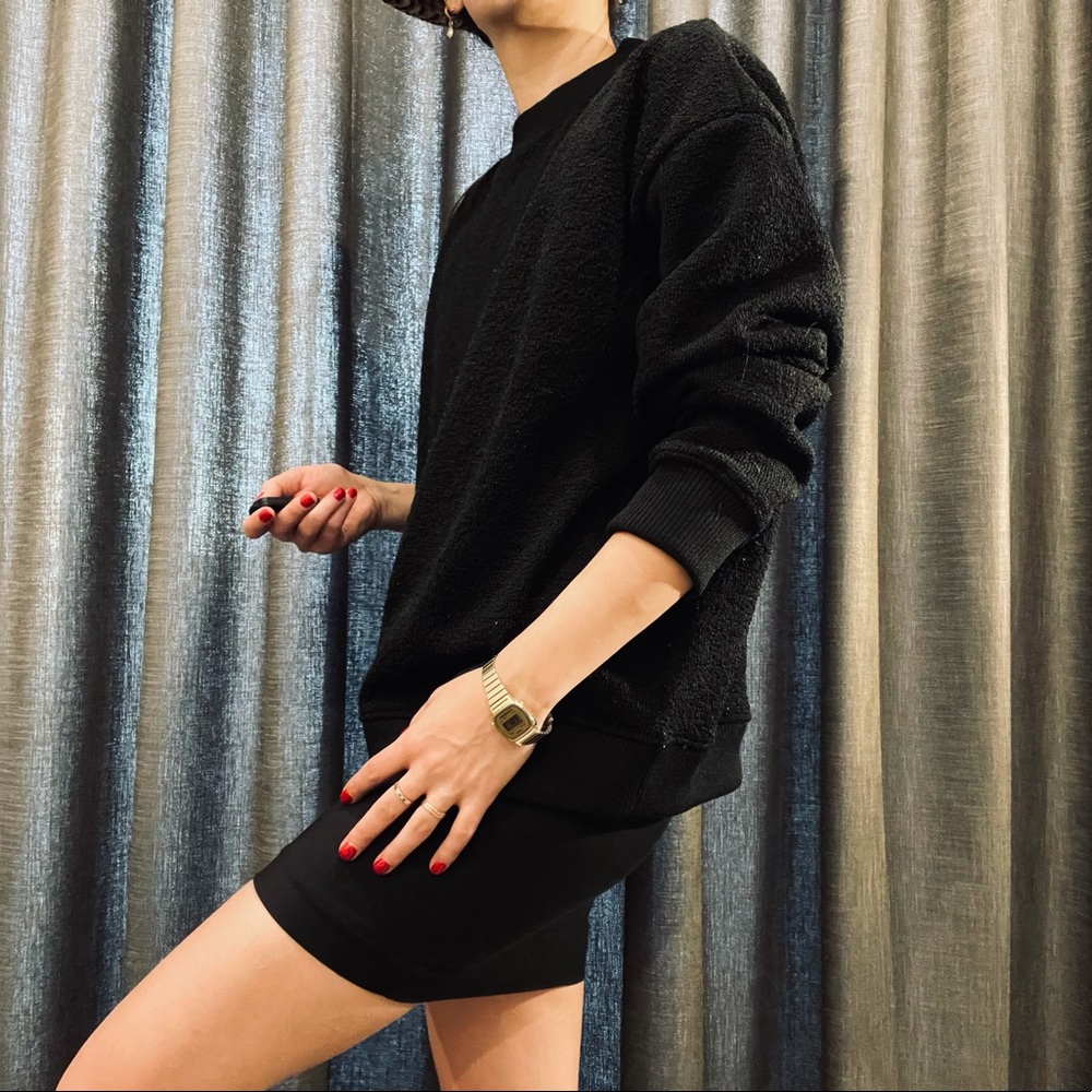 Black oversized sweater